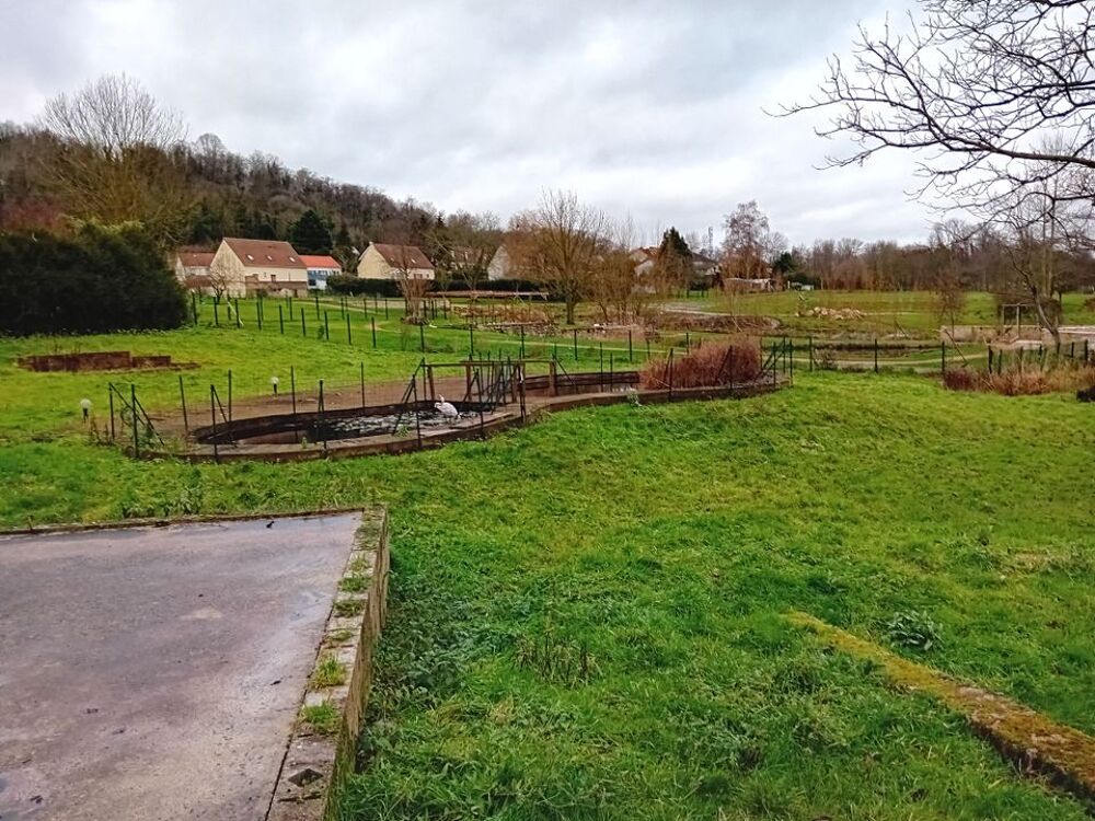 Maison de 400m2 à louer sur Bourg-et-Comin
