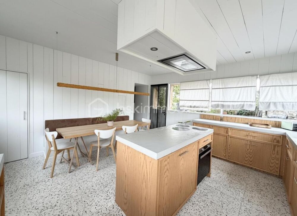 Charme & authenticité : maison au calme avec jardin et beaux volumes