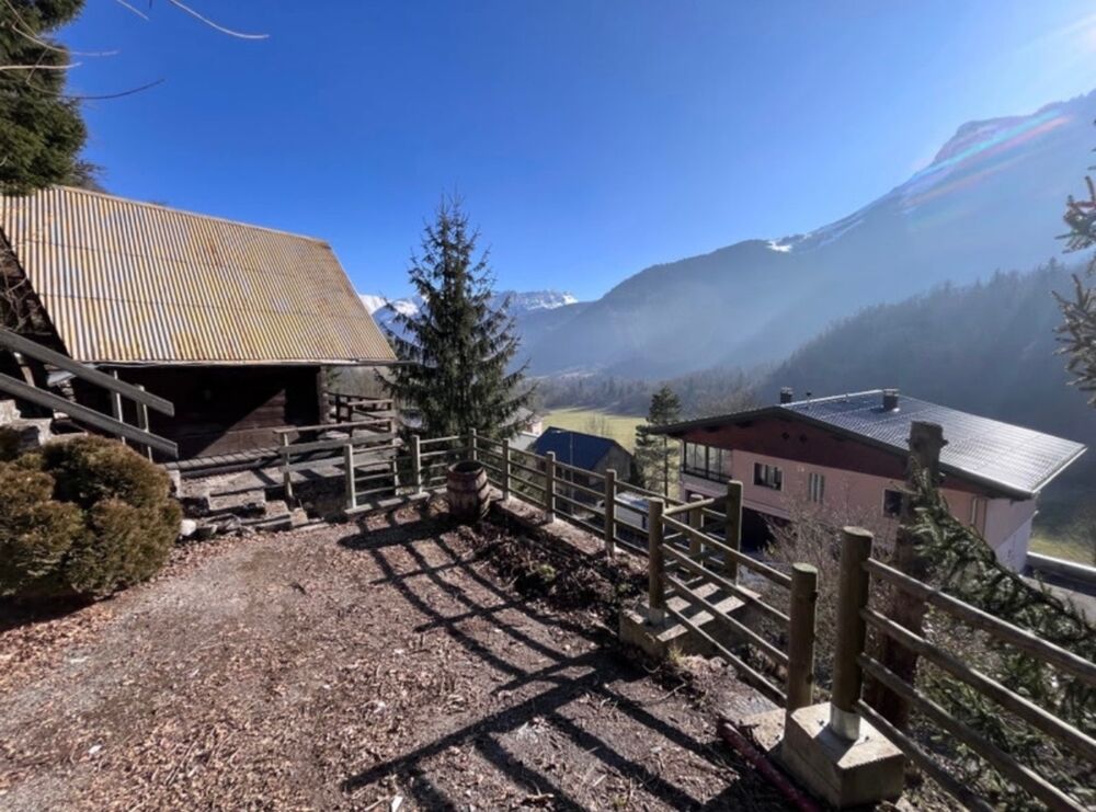 Chalet de village à rénover - Un beau projet au coeur des Bauges -