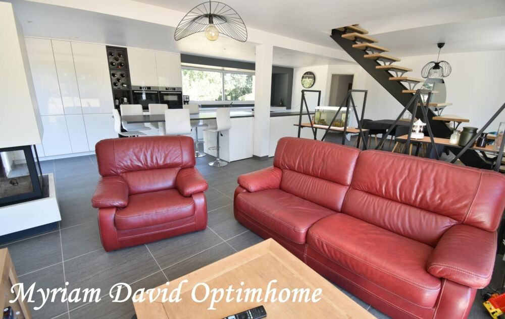Vente Maison Propriété de 173 m² avec appartement indépendant et 9 000 m² de terrain à 7 mn Rostrenen Glomel