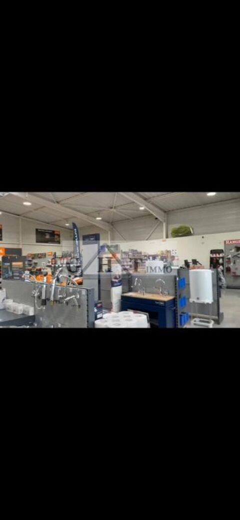 1000 m&sup2; ENTREPOT BUREAUX EN ZONE COMMERCIALE 1280000 95150 Taverny