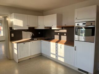  Appartement à louer 5 pièces 121 m²