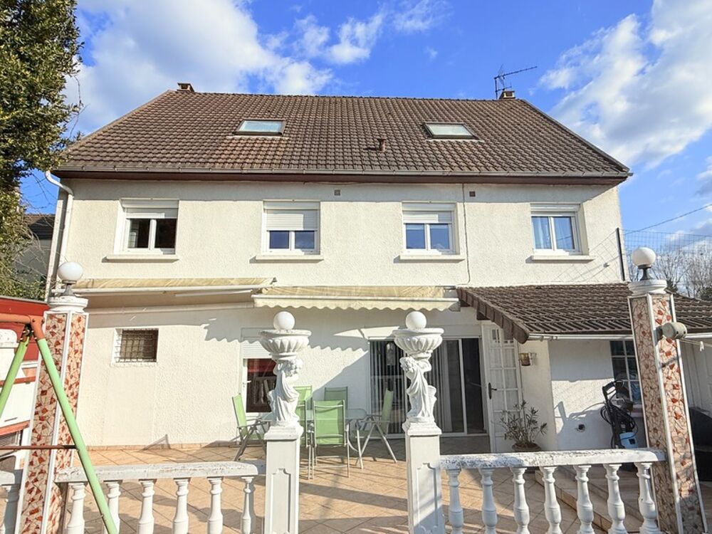 Maison à vendre 10 pièces divisible en 3 apts