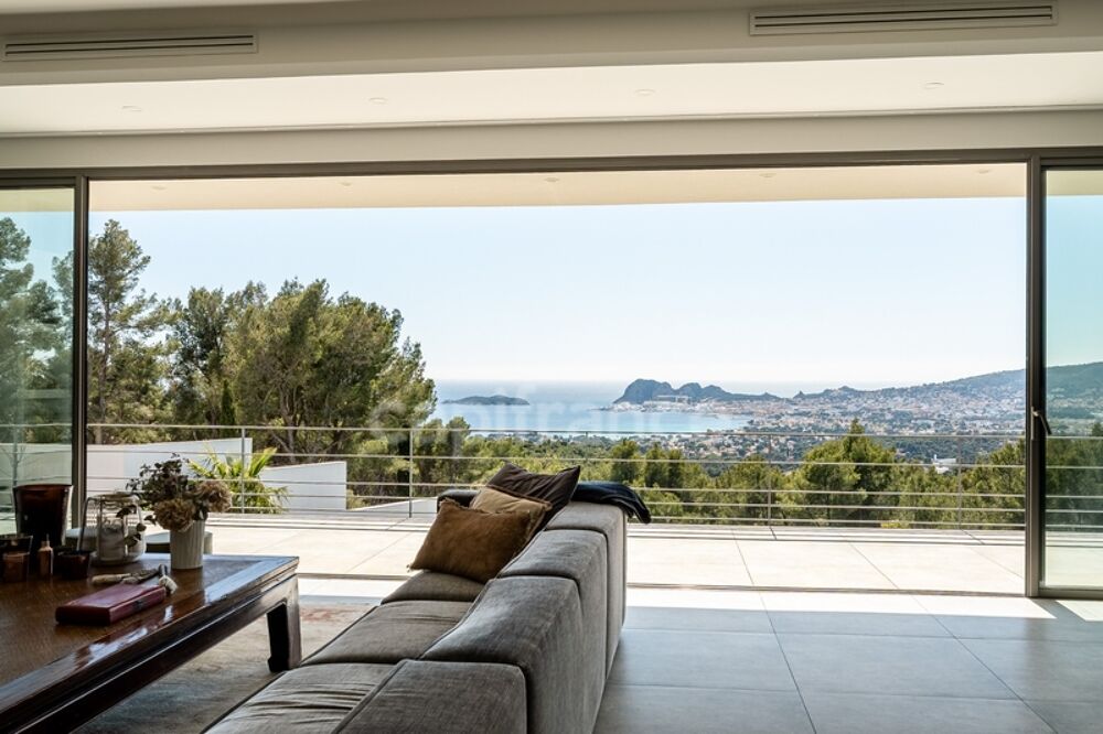 � vendre  Propri�t�/ch�teau Ceyreste (13600)