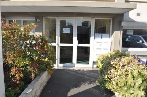   Orléans centre, à louer 141 m² de surface à vocation professionnelle, quartier gare 