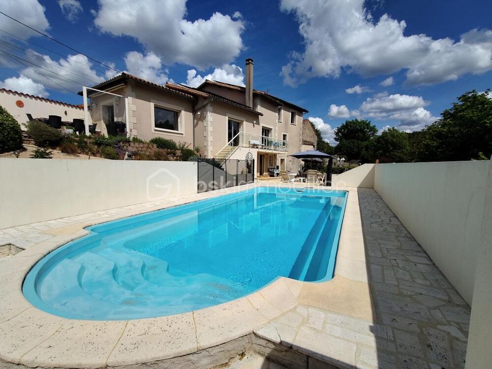 Vente Propriété/Château Propriété de 177 m2 avec piscine Couhe