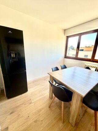  Appartement à louer 3 pièces 84 m²