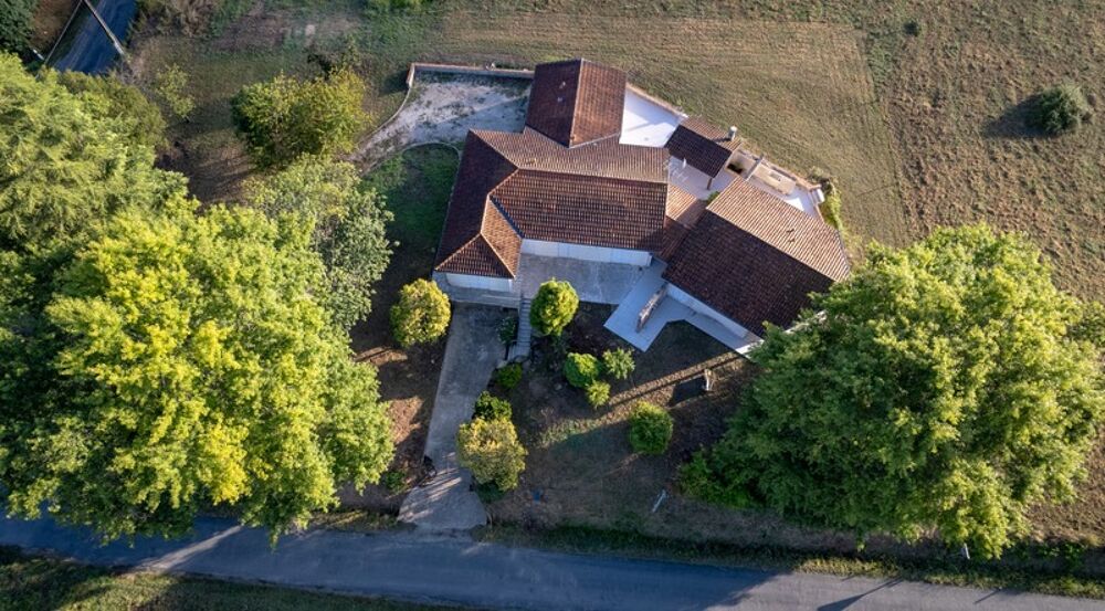 Vente Maison Axe La Réole-Langon - Maison de plain-pied - 5 chambres + bureau - Jardin 3 000 m² - 3 Garages La reole