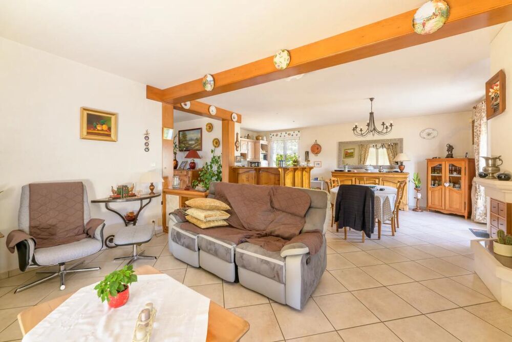 Maison de 7 pièces de 176 m² à Nouans-les-Fontaines