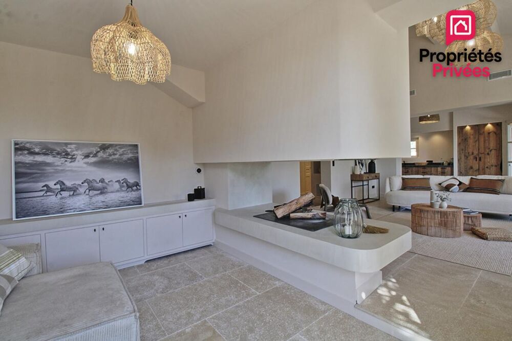 Vente Maison PROPRIÉTÉ DE CHARME AU COEUR DES ALPILLES - 5 SUITES  - PISCINE - JARDIN PAYSAGE DE PLUS DE 2 000 M² Fontvieille