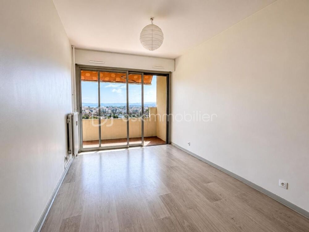 Vente Appartement CAGNES-SUR-MER – 2 PIÈCES TRAVERSANT AVEC VUE MER PANORAMIQUE, PISCINE, PARKING ET CAVE Cagnes sur mer