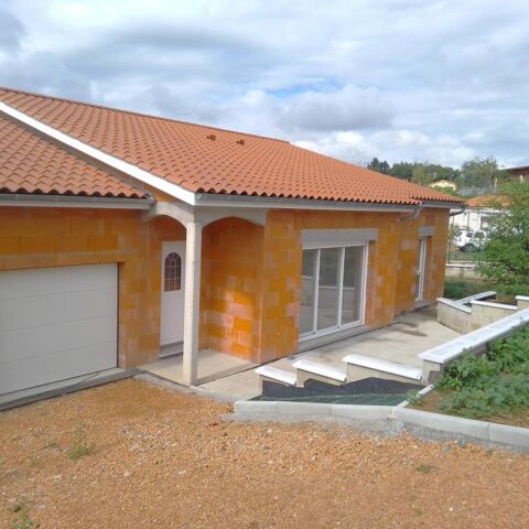  Maison de 73m2  louer sur St Symphorien de Lay Maison - 3 pice(s) - 73 m