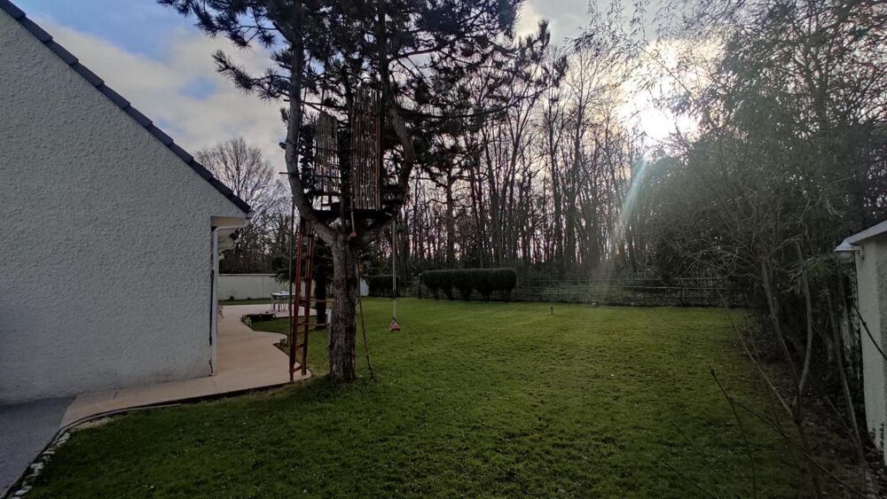 Maison individuelle en lisière de bois