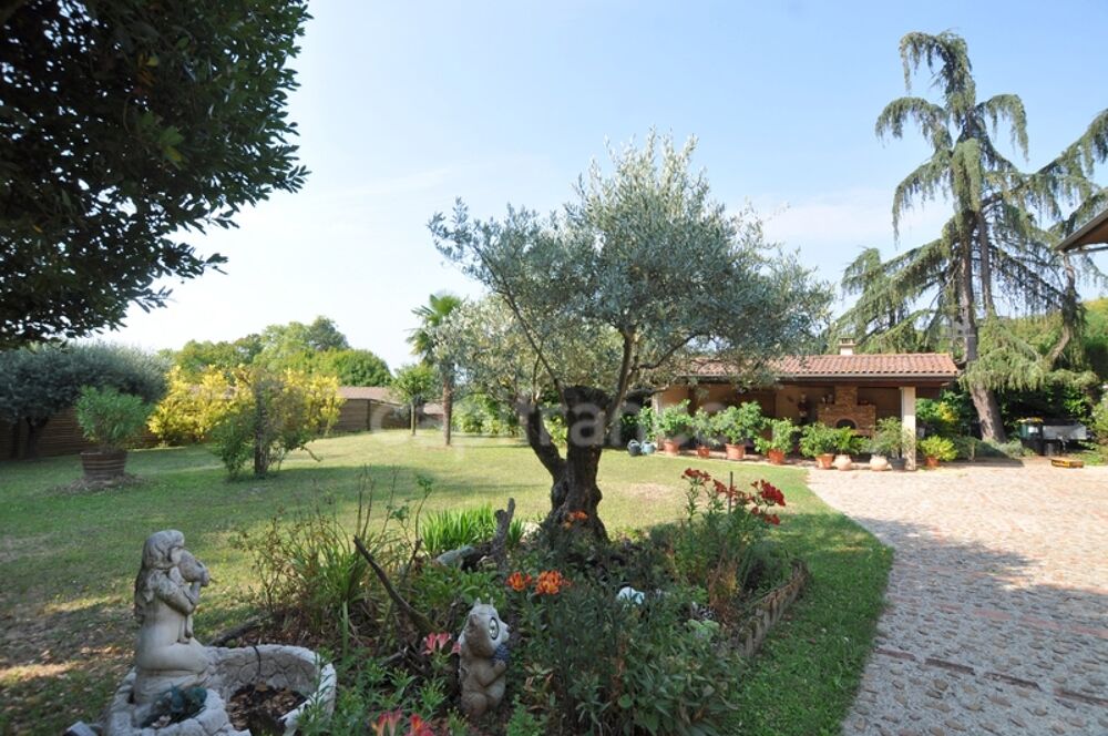 ANJOU (38) - Vente Viager Occupé (2 têtes) - BOUQUET SEC sans rente - Maison P6, en pierres, avec jardin