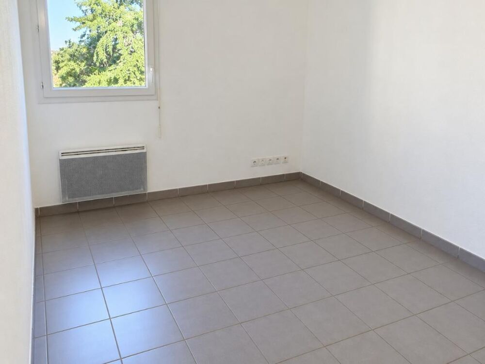 Location Appartement T2 avec balcon et parking à Marseille - Proche campus universitaire Marseille 13