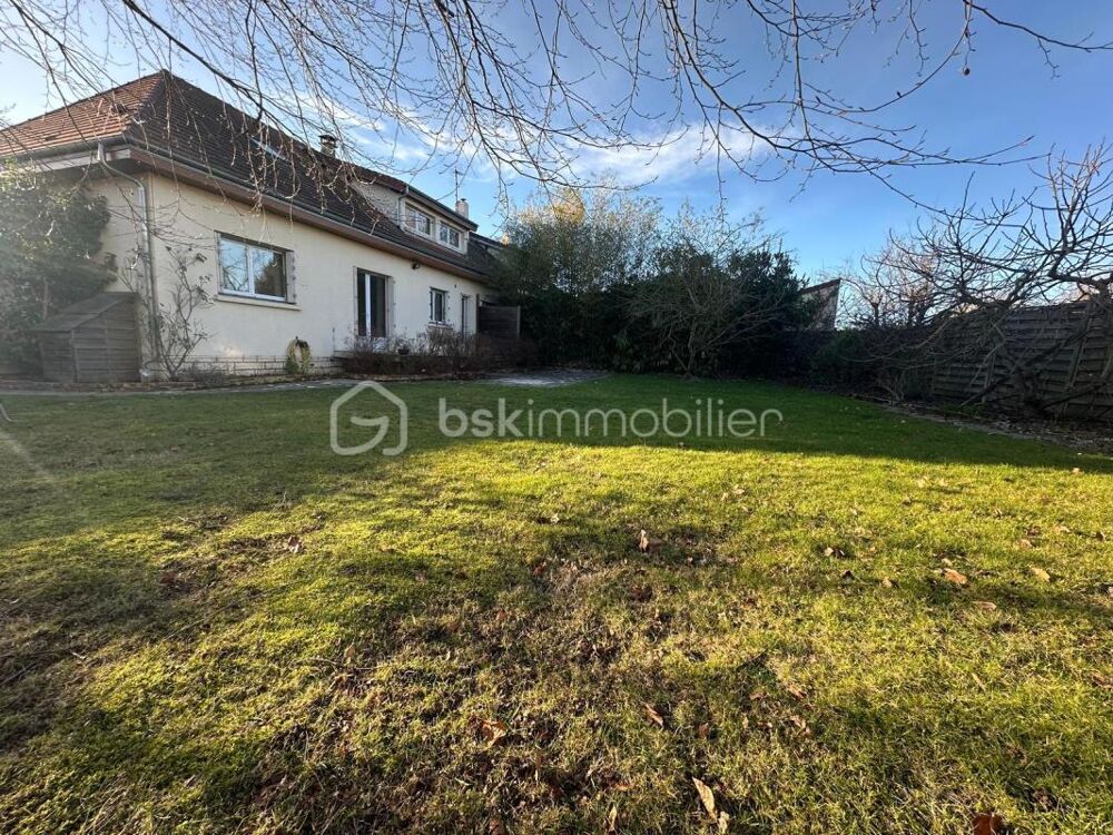 Maison familiale avec sous sol