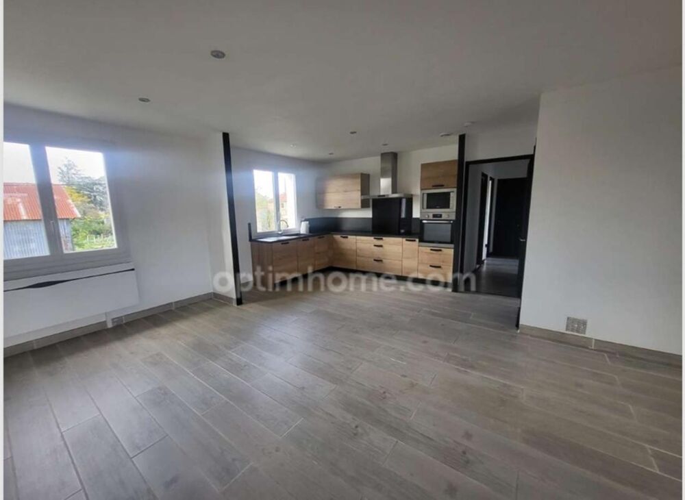 Vente Maison Maison rénovée avec 3 chambres, 1 200 m² de terrain et vue dégagée – Au calme ! Mouilleron en pareds