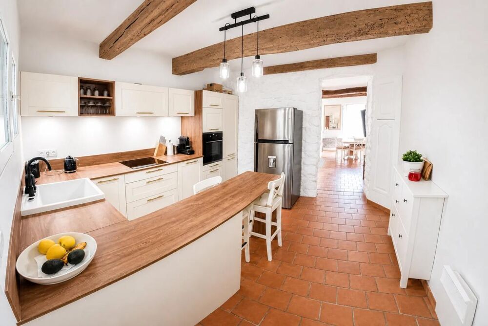 Charmant T5 rénové de 106 m² au coeur de Rousset