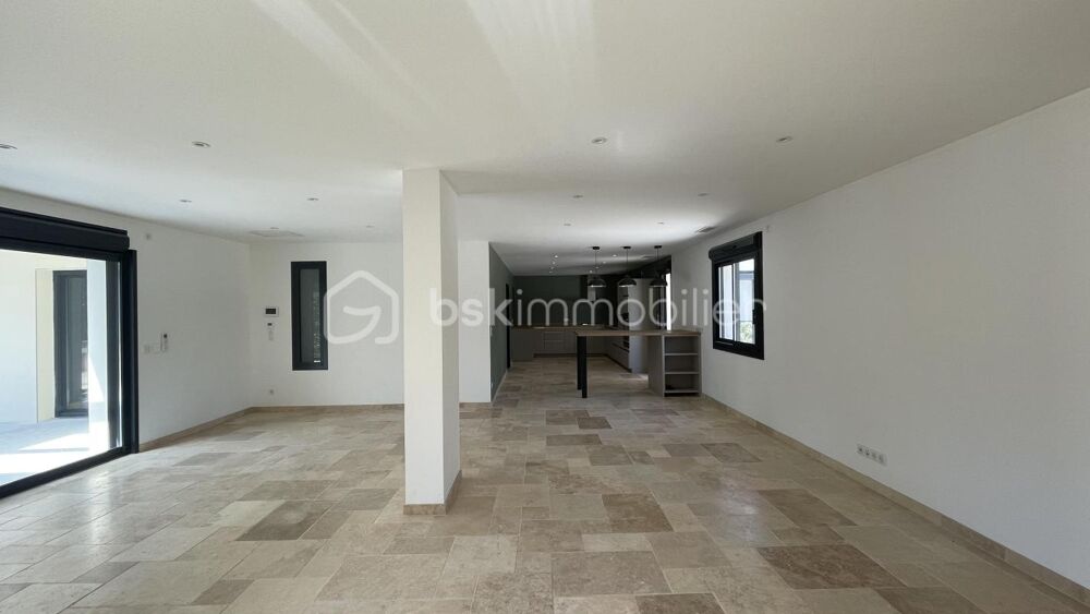 Pézenas  Élégante villa de plain-pied rénovée, 160 m², terrain 1 970 m² avec piscine chauffée