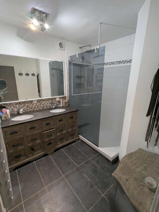  Maison  vendre 10 pices 200 m