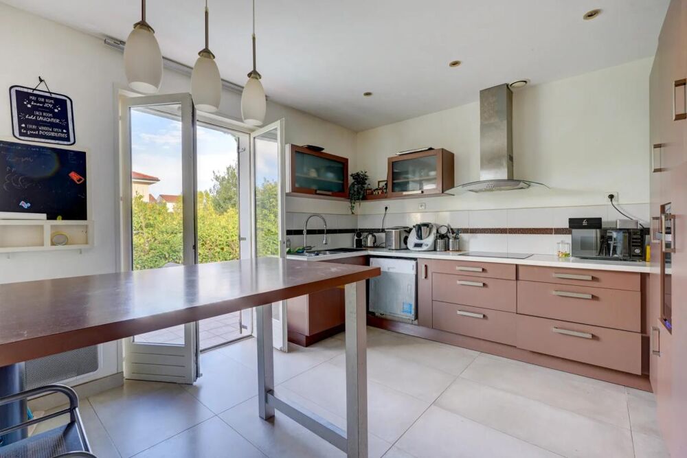 Vente Maison Maison de 4 pièces de 151 m² à Meyzieu Meyzieu