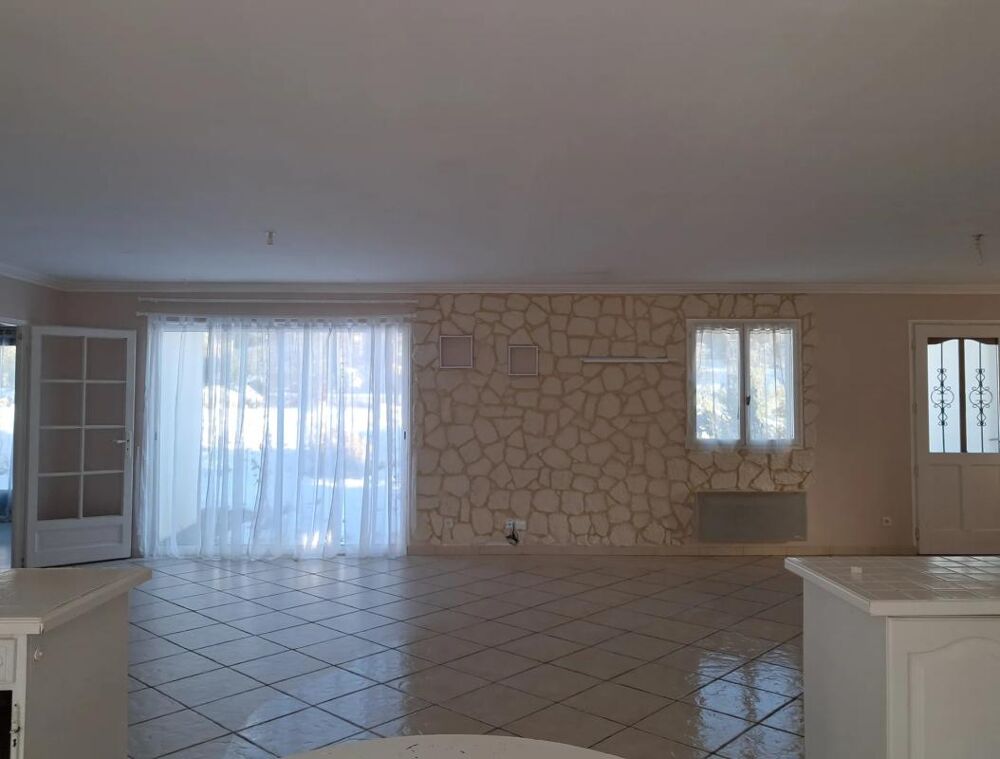 Maison plain-pied 120 m² avec jardin à Saint-Exupéry