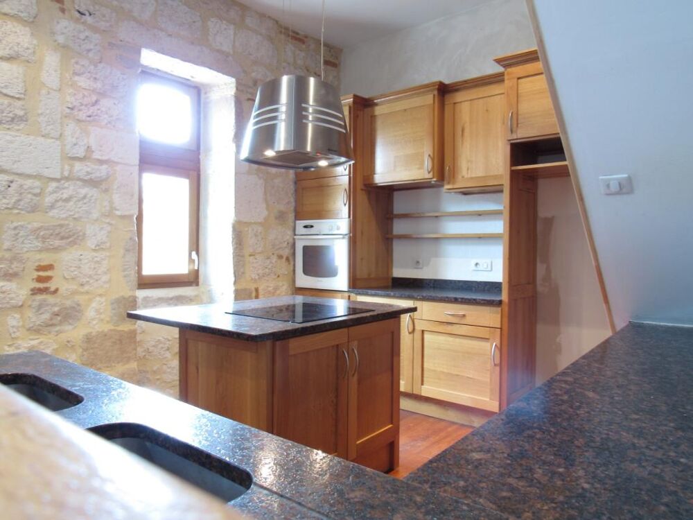 GRANDE MAISON MEDIEVALE DE VILLAGE ENTIEREMENT RENOVEE DPE EN B AVEC UNE PETITE MAISON QUI SERT DE GARAGE 290000€