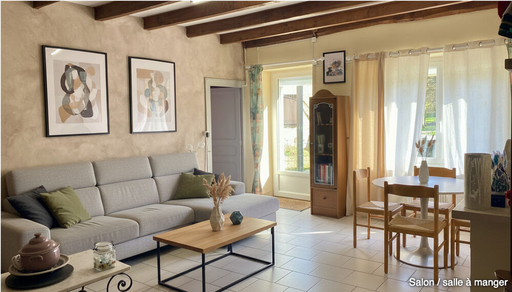 Maison en pierre avec rivière ,Piscine, Terrain 7 000 m², Lezay (79)