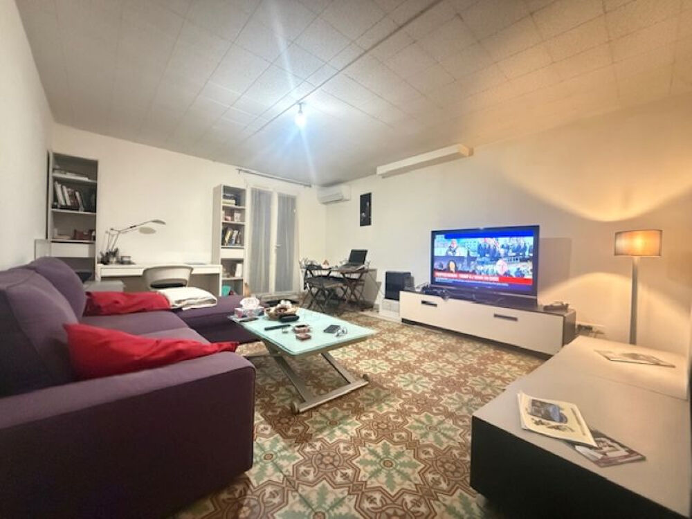 Idéal investisseur ! Ensemble de 3 logements: soit deux T3 et un T2 avec deux garages et cave