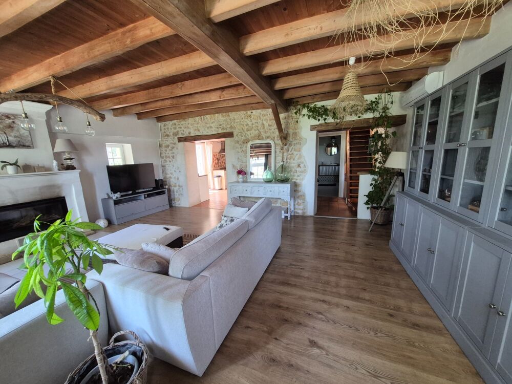Vente Maison Maison avec nombreuses dépendances, studio et terrain constructible de plus de 3 000 m² Champdolent