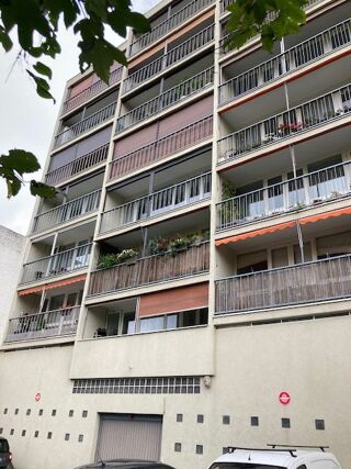 Appartement à louer 5 pièces 81 m²
