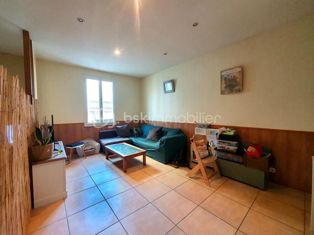 MAISON DE VILLE  3 CHAMBRES  PATIO  TERRASSE