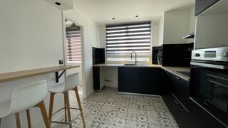 Vente Appartement Appartement T3 à vendre, 3 pièces Dernier étage – Balcon – Parking – Cave – Proche gare LES CLAYES SOUS BOIS (78) Les clayes sous bois