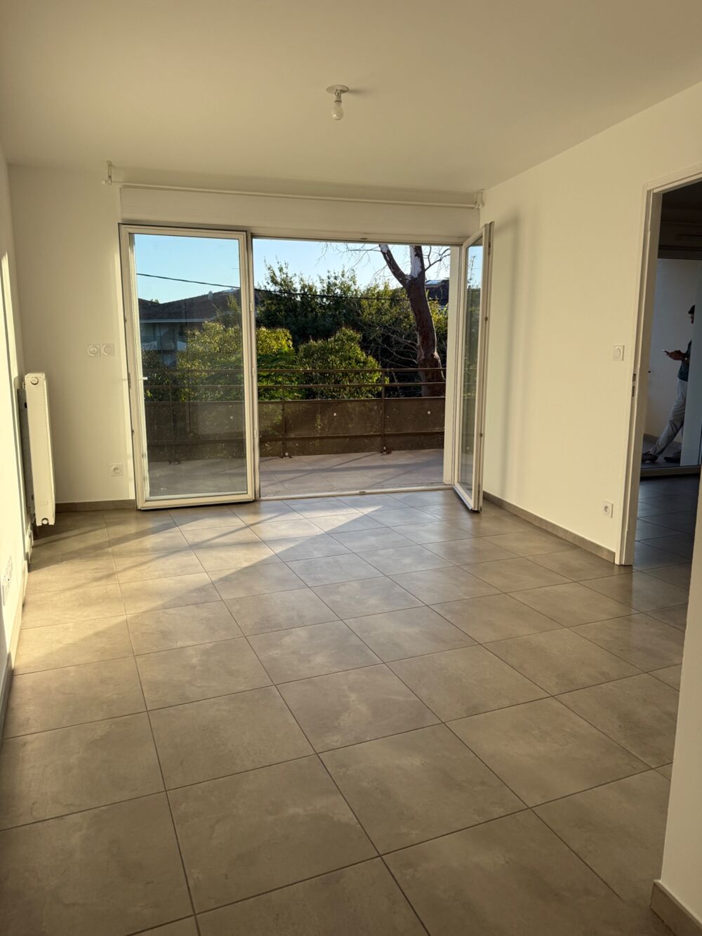 T2 lumineux de 45 m² avec grand balcon de 16 m² et piscine  Avignon Montfavet