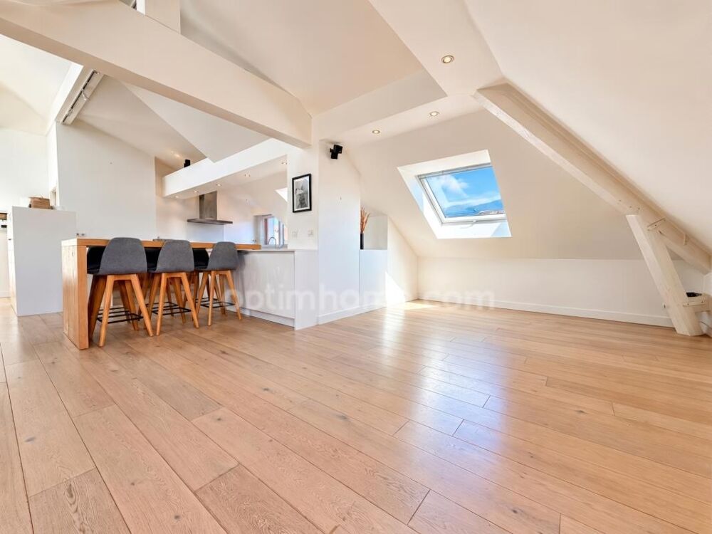 Vente Appartement ANNECY CENTRE – APPARTEMENT D'EXCEPTION AVEC VUE SUR LES TOITS ET LES MONTAGNES Annecy