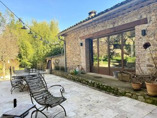  Maison � vendre 15 + pi�ces 523 m�