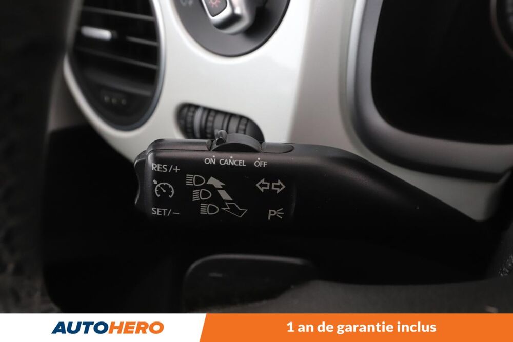 COCCINELLE II Cabriolet 2.0 TDI BlueMotion Tech Couture DSG6 150 ch 2015 occasion 92130 Issy-les-Moulineaux