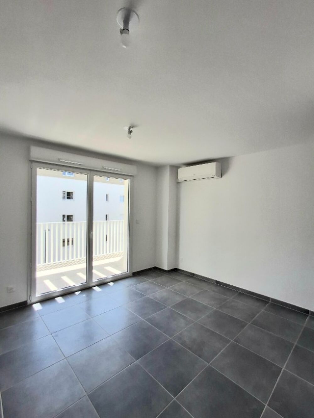 Location Appartement T1 NEUF avec balcon et parking à MONTEUX Monteux