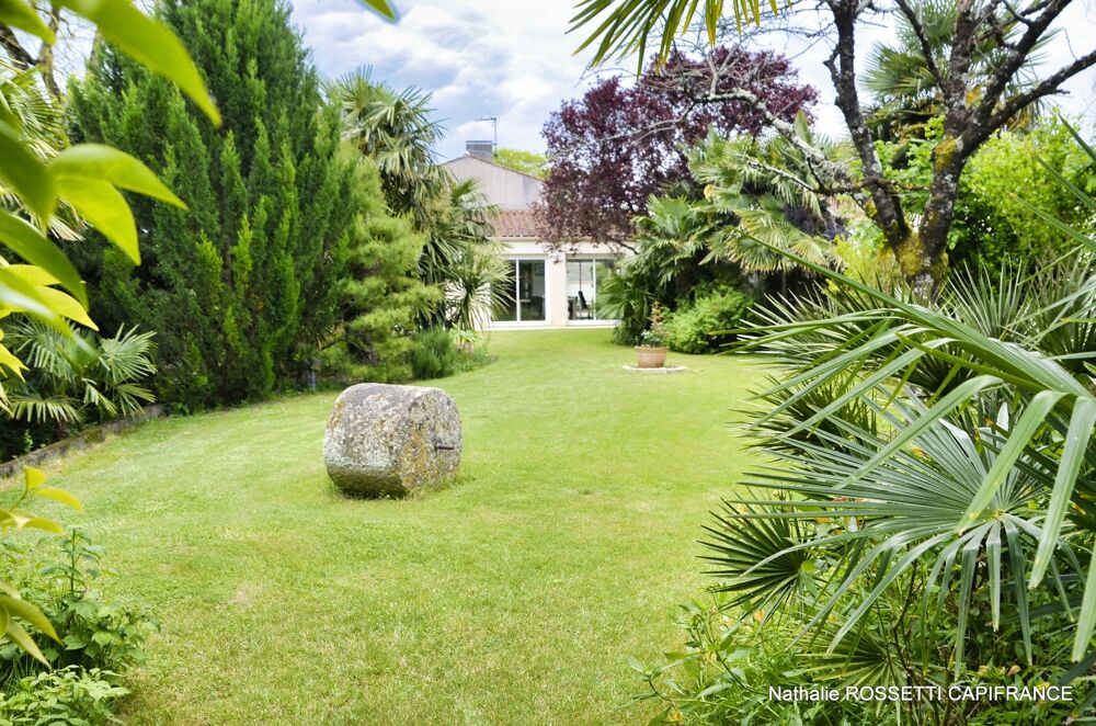 Maison à vendre 6 pièces LA GREVE SUR MIGNON (17)Maison de charme avec jardin paysagé et dépendance  133 m² habitables sur 947