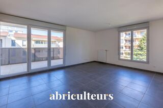 Vente Appartement Appartement spacieux avec grand balcon,en vente à Vénissieux Paul Bert (69200) Venissieux