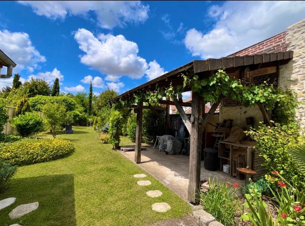 Vente Maison Maison à Compiègne :  5 pièce(s) 95 m2 + Jardin et dépendance Compiegne