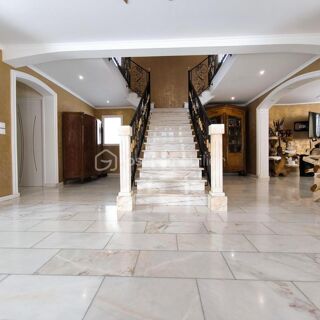  Maison � vendre 7 pi�ces 213 m�