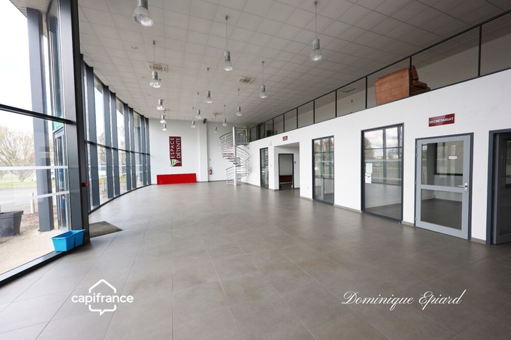   Local d'activité / commercial premium – 740 m² – axe stratégique – terrain 7 500 m² – accès poids lourds 