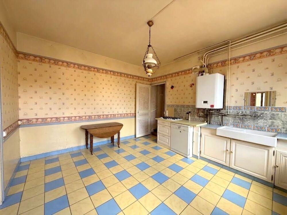 Vente Maison PIERRY (51) à vendre Maison de village champenoise 5 pièces, petites dépendances, cour fermée Pierry