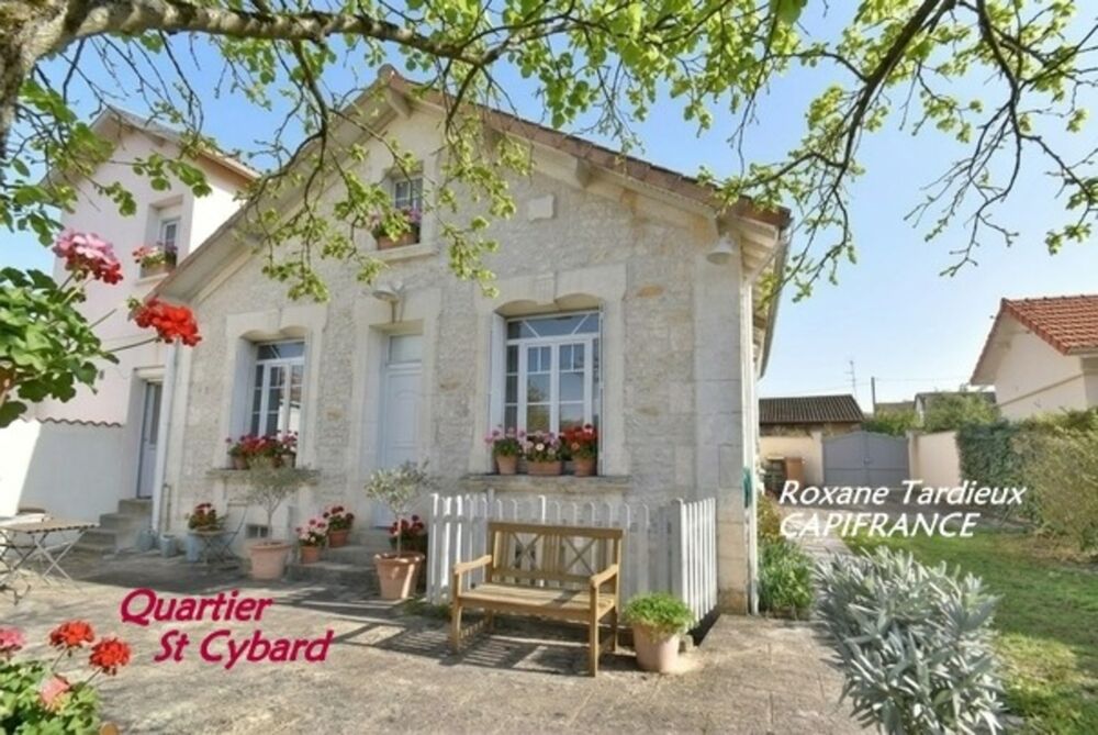Vente Maison Maison de ville à vendre 6 pièces  (167 m2) 4 chambres, 2 s d'eau, 2 WC. 1 Garage et un jardin Angouleme