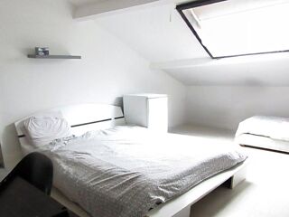 Vente Immeuble Immeuble offrant T2, T3 , 2 garages et un local commercial Bordeaux