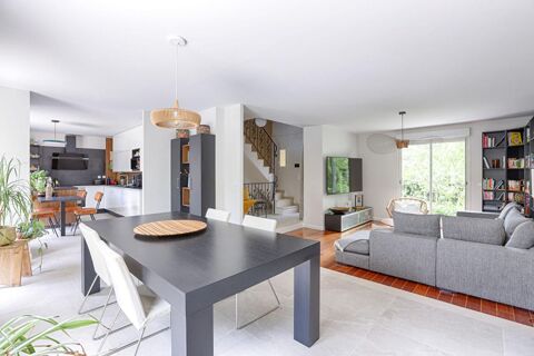   CHAMPCUEIL  Maison individuelle familiale de 140 m²  - 4 chambres, jardin, garage et sous-sol total Maison - 6 pièce(s) - 140 m²