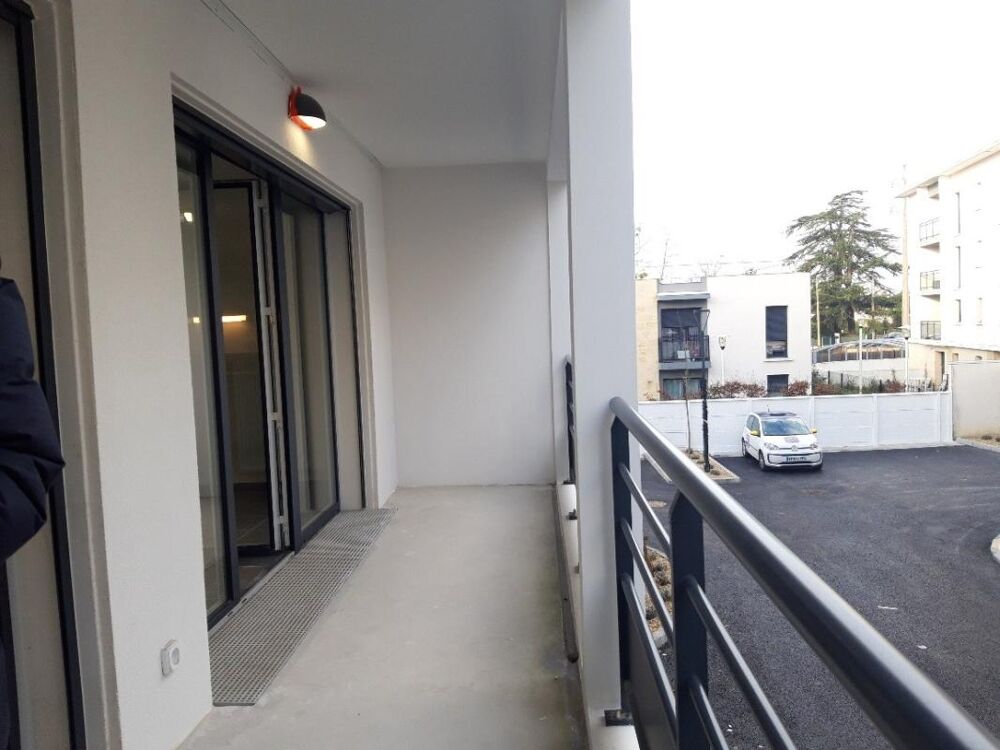 T3 avec balcon et parking à BORDEAUX