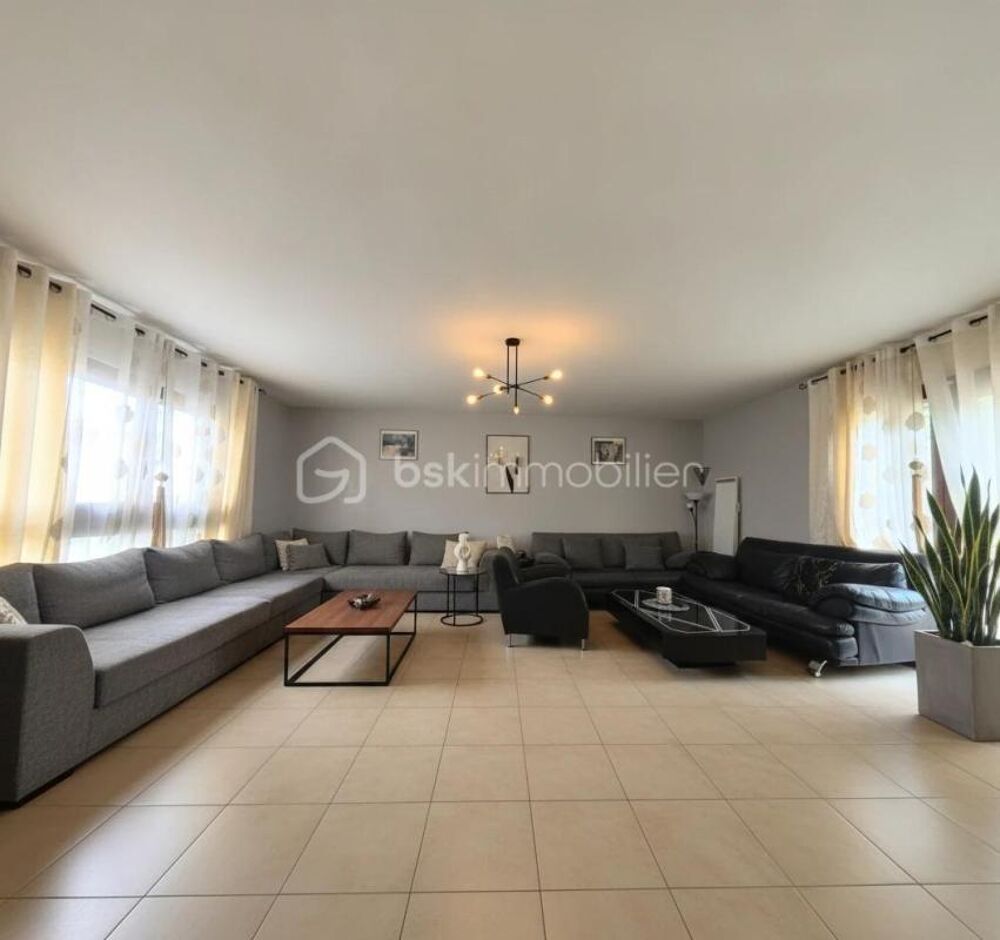 Vente Appartement APPARTEMENT 4 PIÈCES DE 113 M² – LIVRY-GARGAN Livry gargan