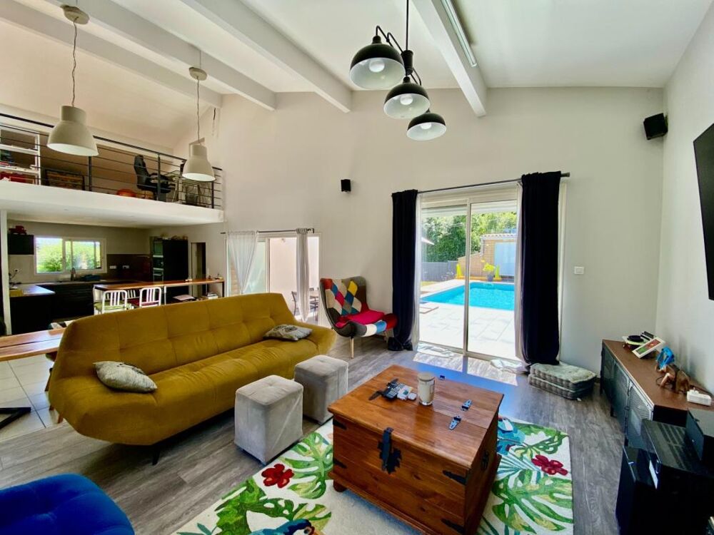 Vente Maison Maison familiale 4 chambres, avec piscine, dépendance, et vue dégagée Escoussans